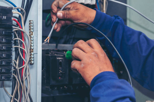 Best Affordable Emergency Electrician  in Marshalltown, IA