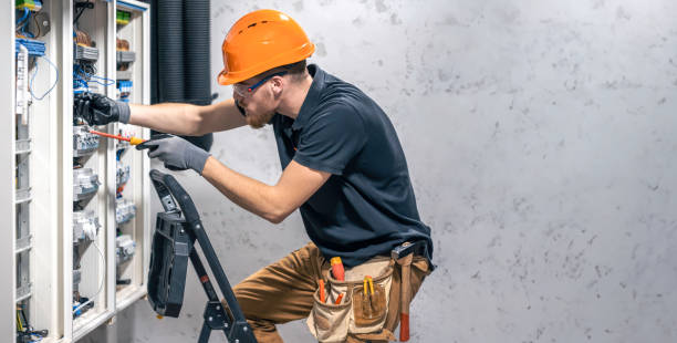 Best Affordable Electrician  in Marshalltown, IA